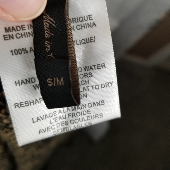 BCBGMAXAZRIA leopard print shawl wrap Sz S/M EUC - Picture 11 of 15